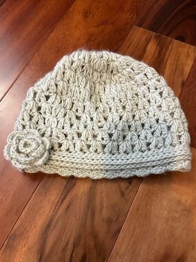 Forever 21 Women's Beige Knit Hat with Flower